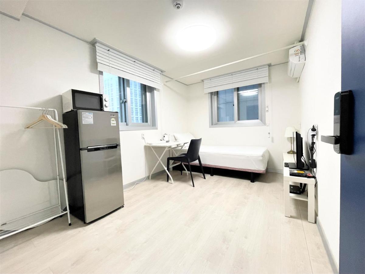 W Premium Guesthouse Incheon Airport Екстер'єр фото