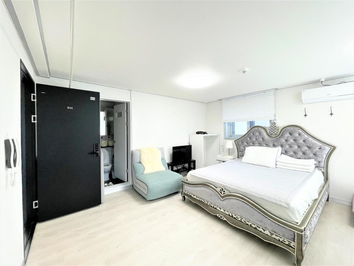 W Premium Guesthouse Incheon Airport Екстер'єр фото