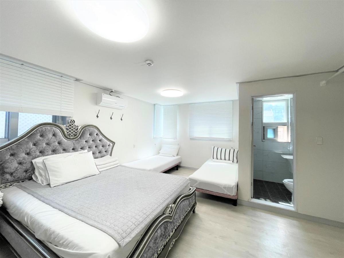 W Premium Guesthouse Incheon Airport Екстер'єр фото