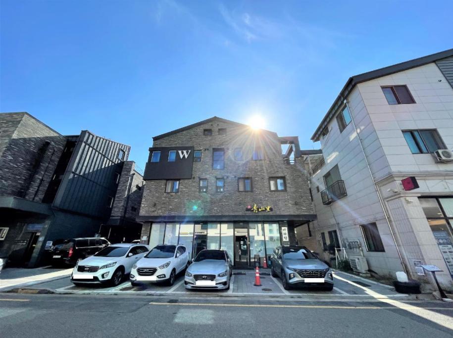 W Premium Guesthouse Incheon Airport Екстер'єр фото