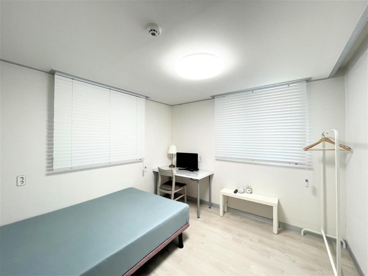 W Premium Guesthouse Incheon Airport Екстер'єр фото