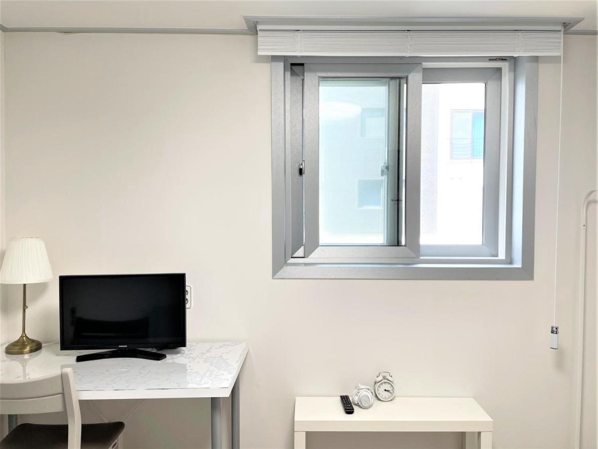 W Premium Guesthouse Incheon Airport Екстер'єр фото