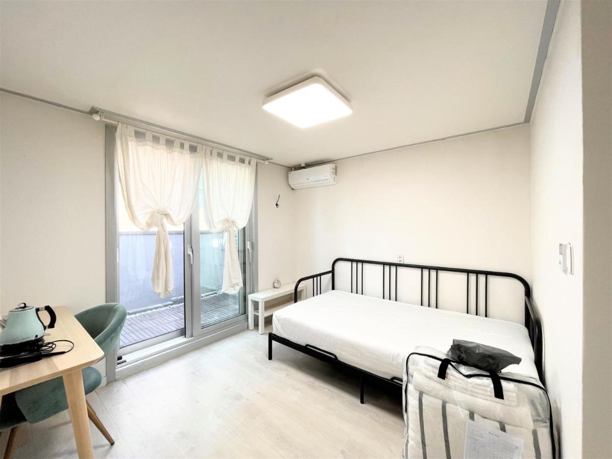 W Premium Guesthouse Incheon Airport Екстер'єр фото