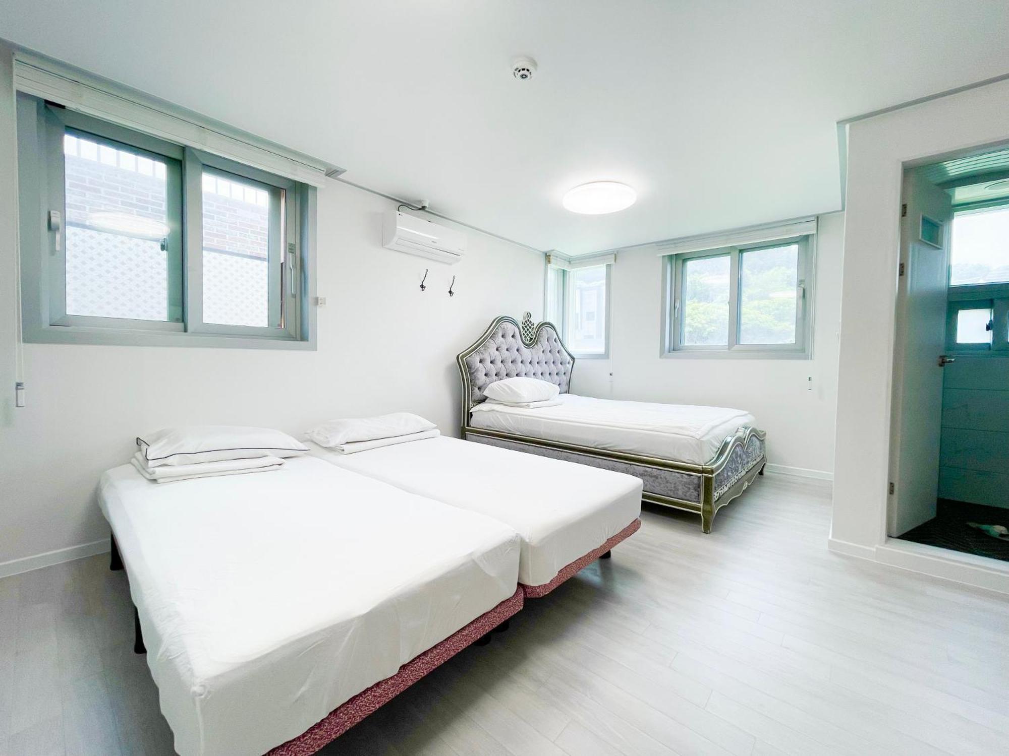 W Premium Guesthouse Incheon Airport Екстер'єр фото