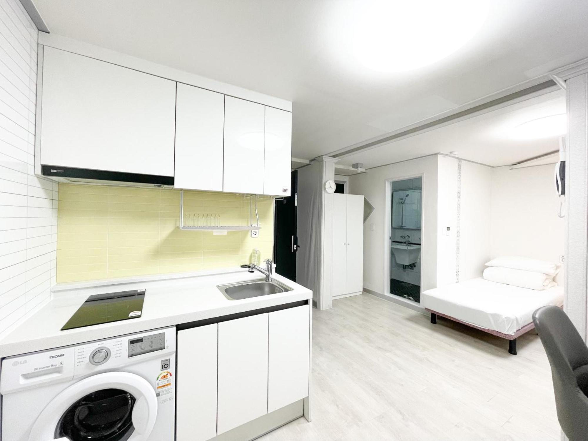 W Premium Guesthouse Incheon Airport Екстер'єр фото