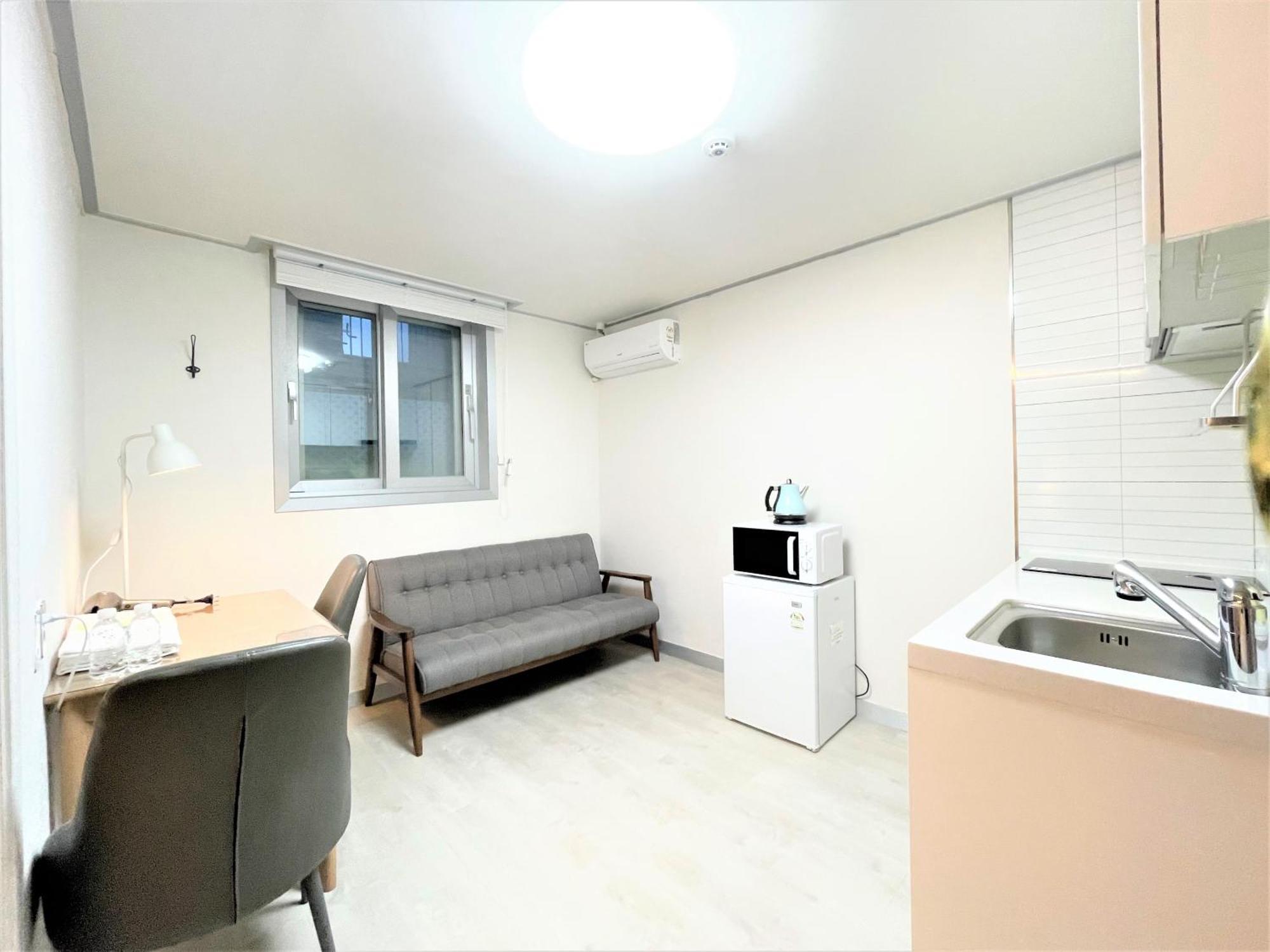 W Premium Guesthouse Incheon Airport Екстер'єр фото